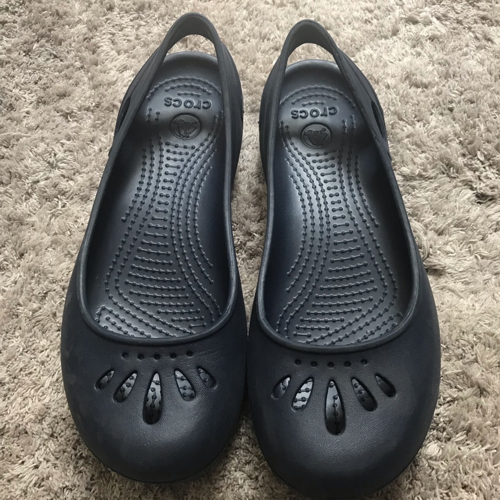 Navy Kadee flats from Crocs, size 6